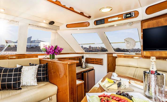 9 Compelling Reasons to Charter a Yacht in Sydney