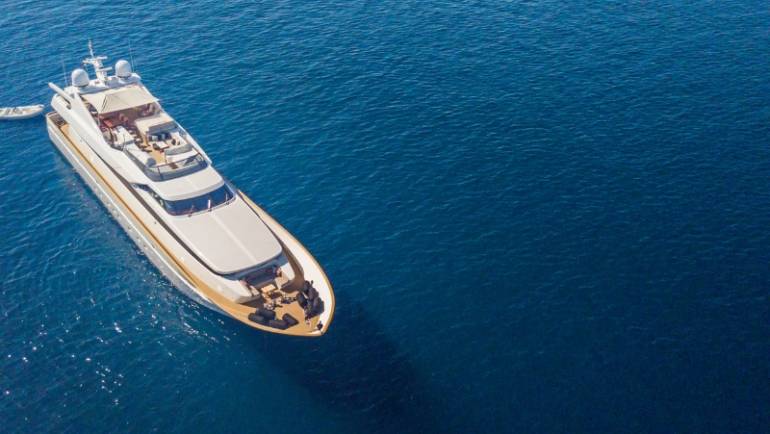 What Makes a Big Private Yacht Perfect for Sydney Waters?