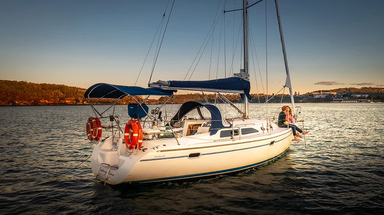 CHAMPAGNE_SAILING-104+copy_CuttingLoose_Sydney_Boat_Hire