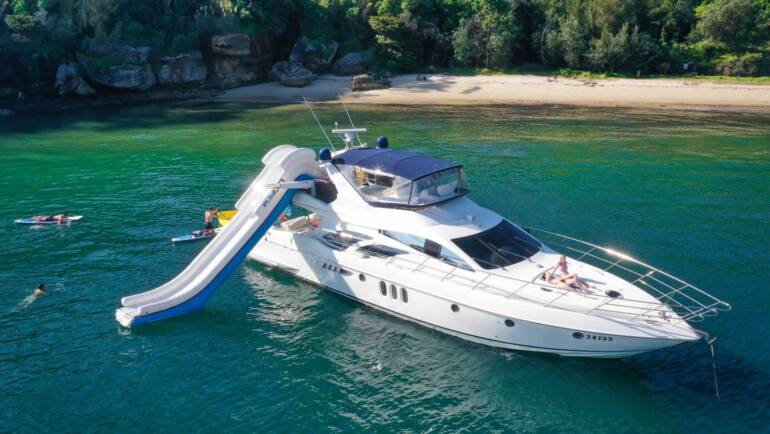 MV Maddison Boat Hire